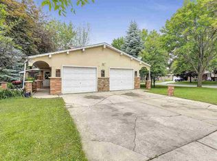 602 Victoria St, Green Bay, WI 54302