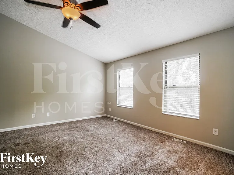 5947 Heritage Farms Dr — Photo 11