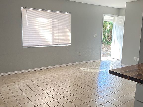 2nd image of 427 S Duss St #427