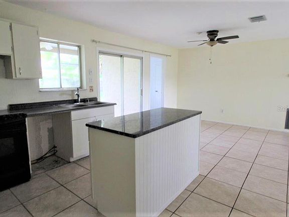 5th image of 4493 Costello St