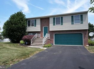 1663 Taylor Dr, Hanover, PA 17331
