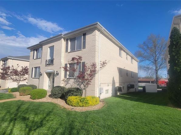 12586 Chardin Pl APT 4, Saint Louis, MO 63128