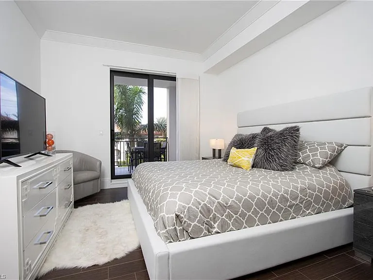 1035 3rd Ave S #303 — Photo 11