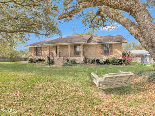 505 N Broadway St, Erath, LA 70533