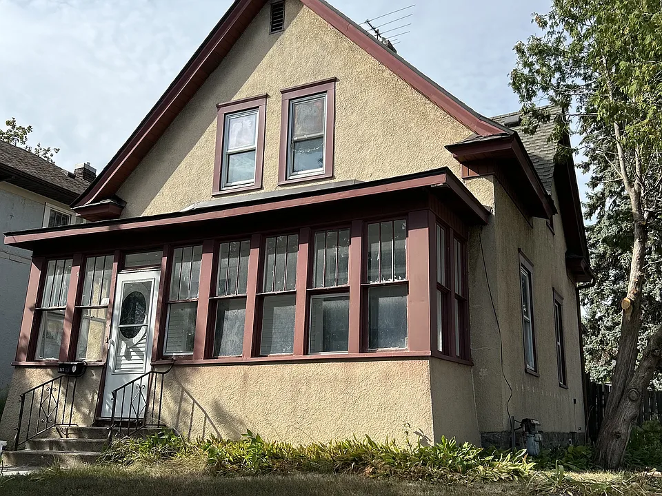 1343 Charles Ave