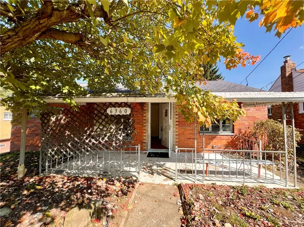 6360 Crestview Dr, South Park, PA 15129