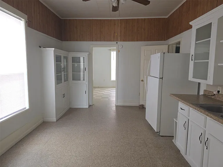 601A W Washington Ave #A — Photo 5