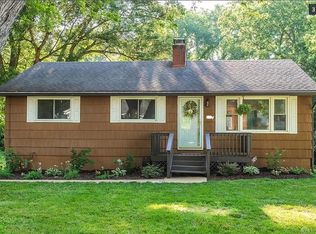 1086 Meadow Dr, Beavercreek, OH 45434