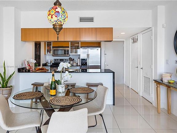 4th image of 1750 N Bayshore Dr APT 3812