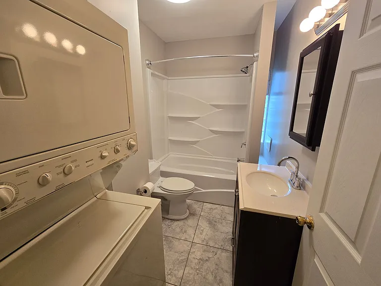 430 Greenfield Avenue — Photo 46