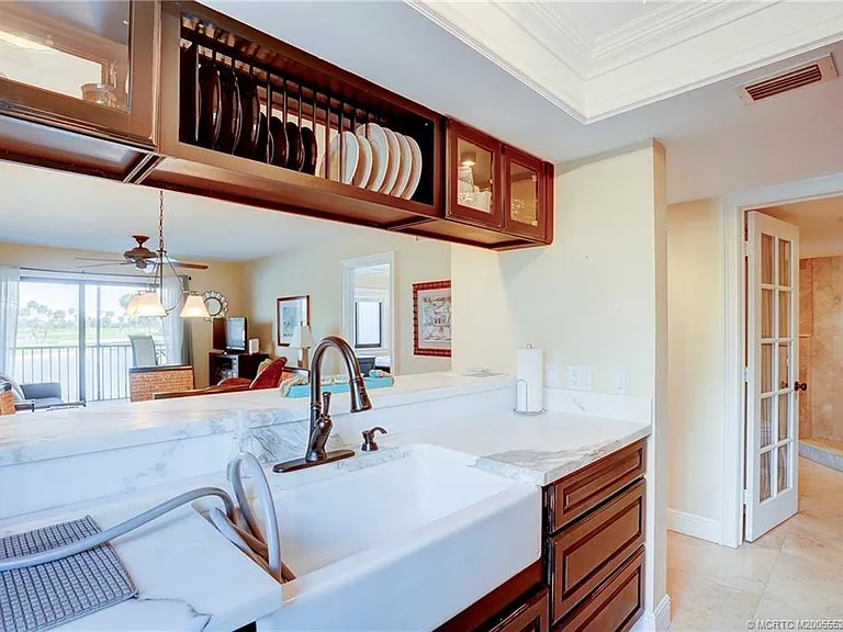 40 NE Plantation Rd #110 — Photo 9