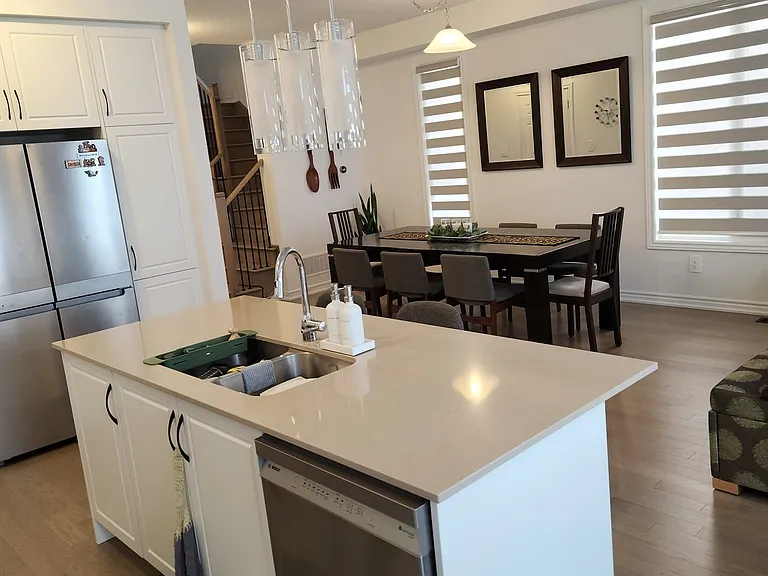 292 Bergamot Ave — Photo 10