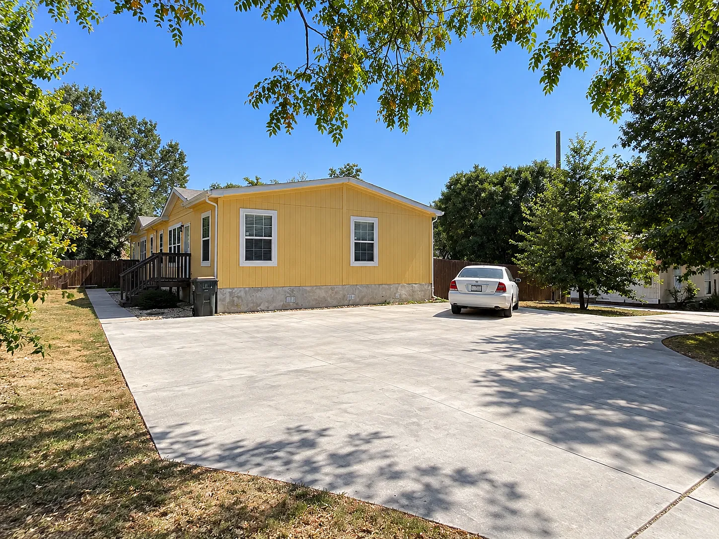 320 Mill St — Photo 1