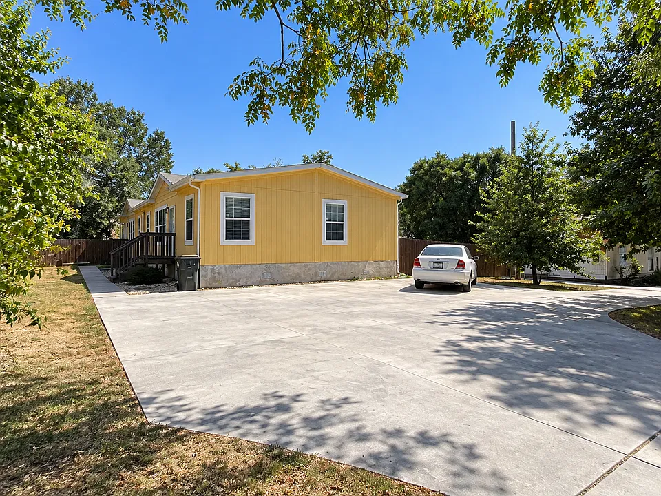 320 Mill St #102