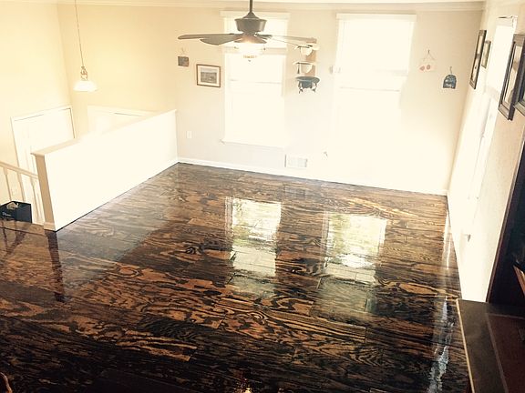 2nd image of 1007 Wythe Ct