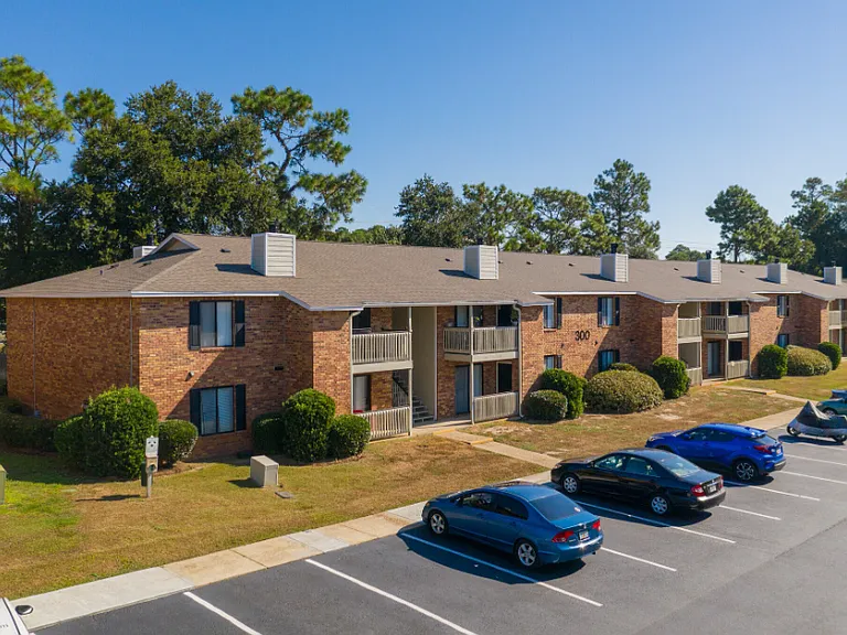 Sandalwood Apartments — Photo 11