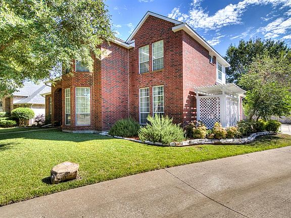 2nd image of 619 Herefordshire Ln