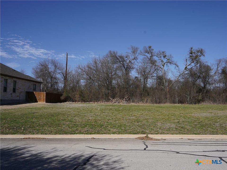 1st image of 1924 Friars Grove Dr