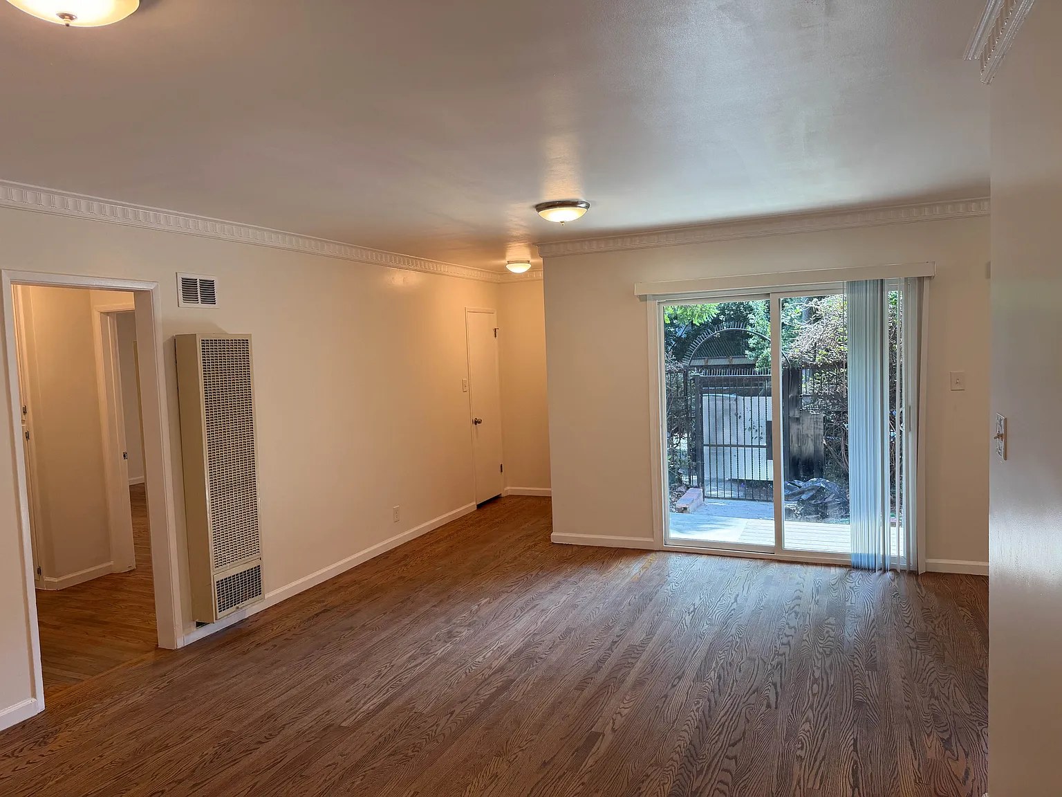 2 bed, 1375 sqft, $2,600 — Photo 4