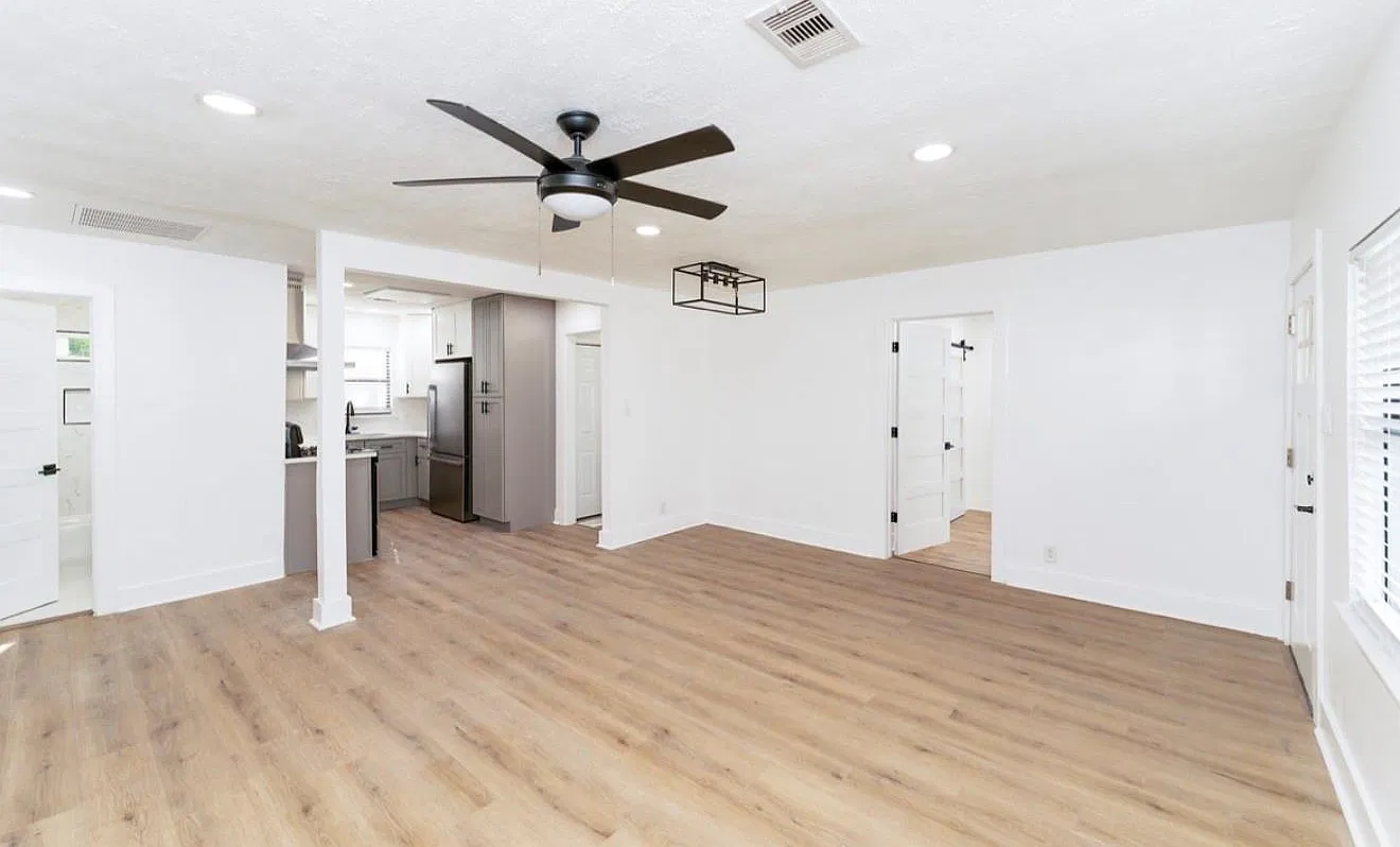 3 bed, 2.0 bath, 1089 sqft, $1,950 — Photo 3