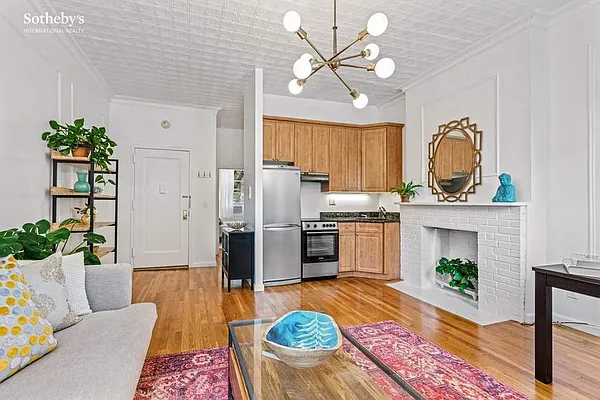 Rented by Sotheby's International Realty | media 13