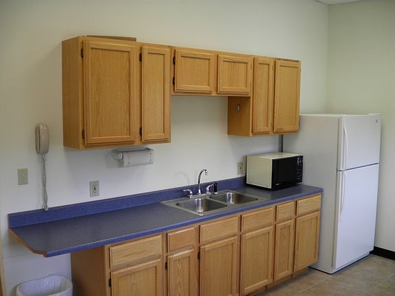 5th image of 1135 Bluff Dr