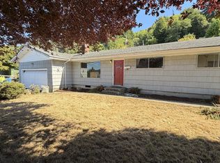 891 Rowe St, Reedsport, OR 97467