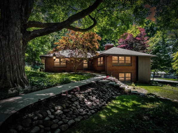 135 Hillsdale St, Hillsdale, MI 49242