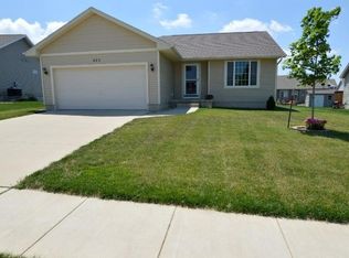 425 Saddleback Rd, Marion, IA 52302