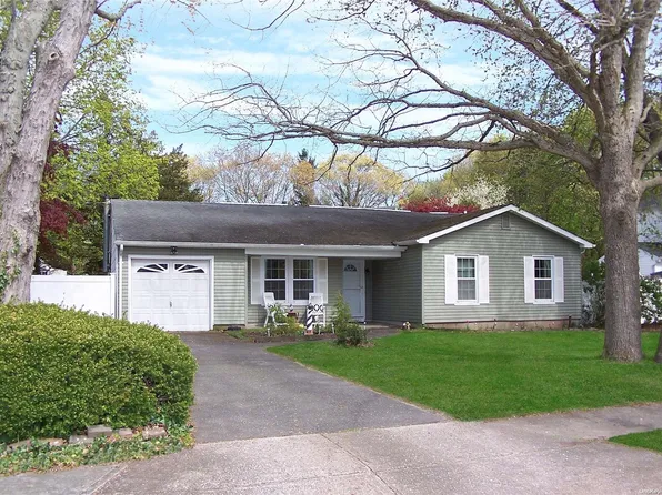 60 Mary Avenue, Ronkonkoma, NY 11779