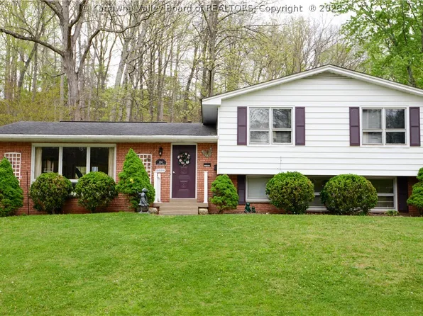 1214 Village Dr, South Charleston, WV 25309