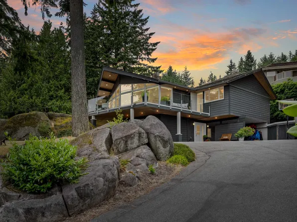 4375 Woodcrest Rd, West Vancouver, BC V7S 2V9