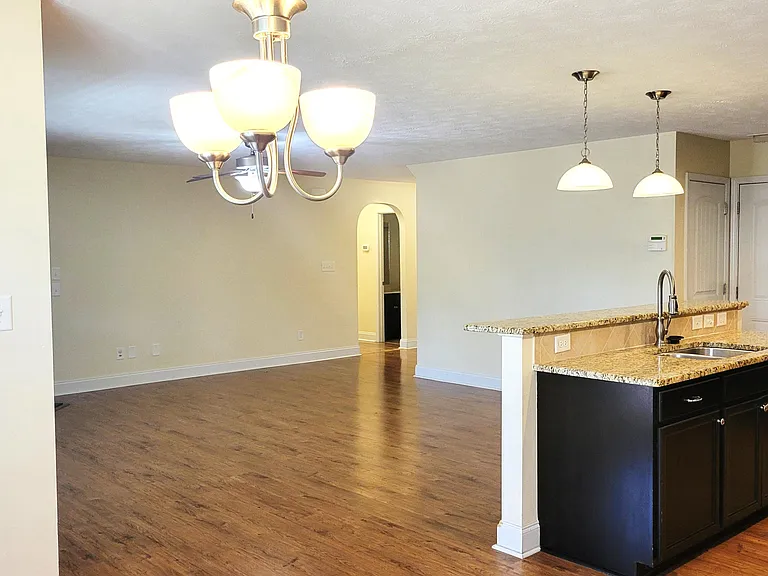 140 Wheeling Dr — Photo 11