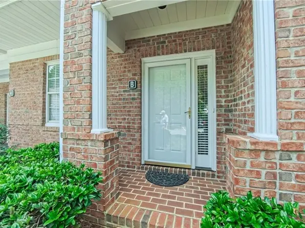 8B Indigo Lake Ter, Greensboro, NC 27455