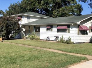 1002 N 8th St, Perry, OK 73077