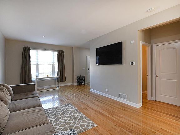 3rd image of 309 Bradbury Ln