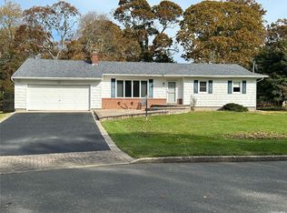 17 Monte Ln, Center Moriches, NY 11934