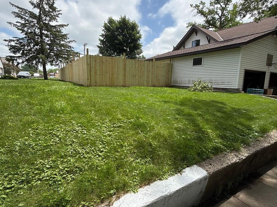 2nd image of 109 3rd Ave N