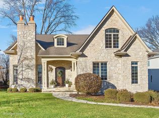 28 Chestnut Ave, Clarendon Hills, IL 60514