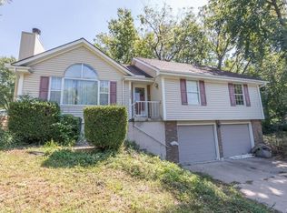 1325 Dickinson Rd, Independence, MO 64050
