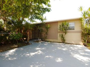 11221 SW 190th St, Miami, FL 33157