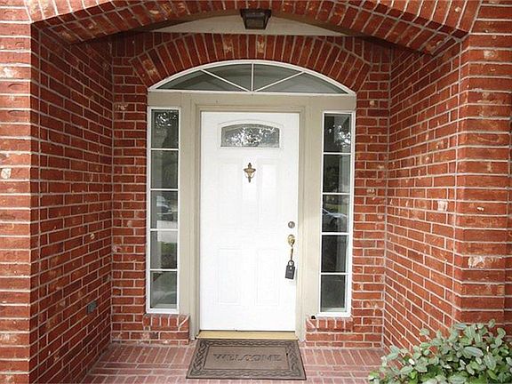 Welcoming entrance for you family and friends