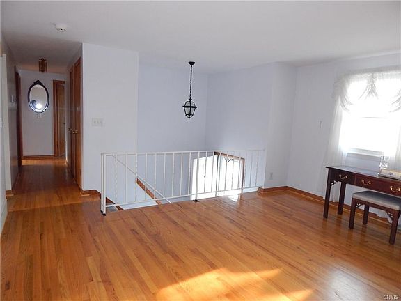 4th image of 4986 Driftwood Dr