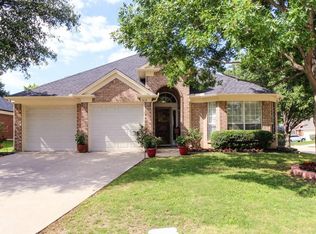 313 Foreman Dr, Euless, TX 76039