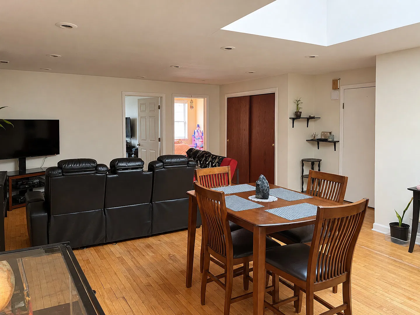 3323 N Pulaski Rd — Photo 3