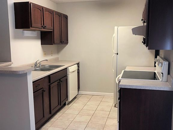 2nd image of 9009 Fountain Brook Ln #1