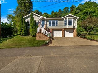 10 Cedarwood Ln, Barboursville, WV 25504