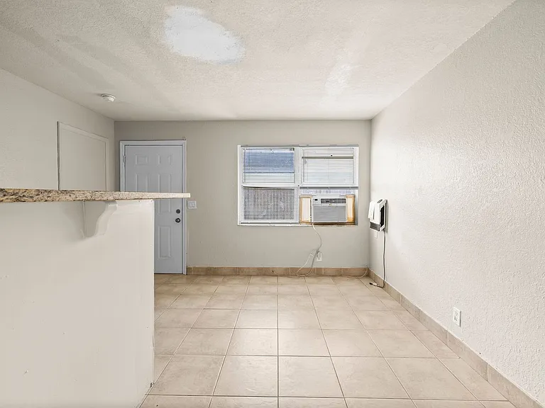 143 W 28th St — Photo 10