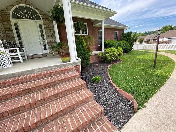 3rd image of 89 Wellington Dr