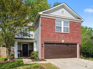 2648 Stream Bank Dr, Charlotte, NC 28269